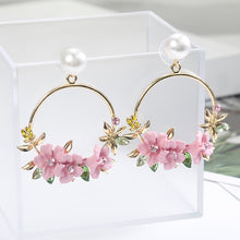Load image into Gallery viewer, Flower Hoop Earrings